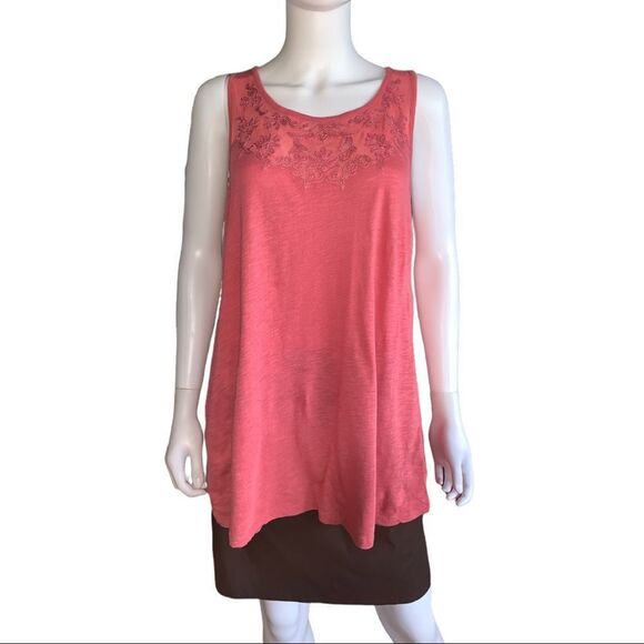 torrid Tops - Torrid woman’s  embroidered sleeveless casual lightweight top size 1
